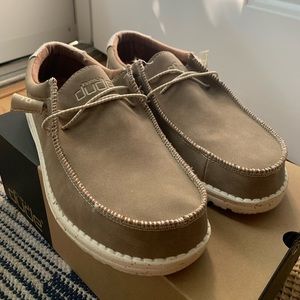 Wally Hey Dudes size 10